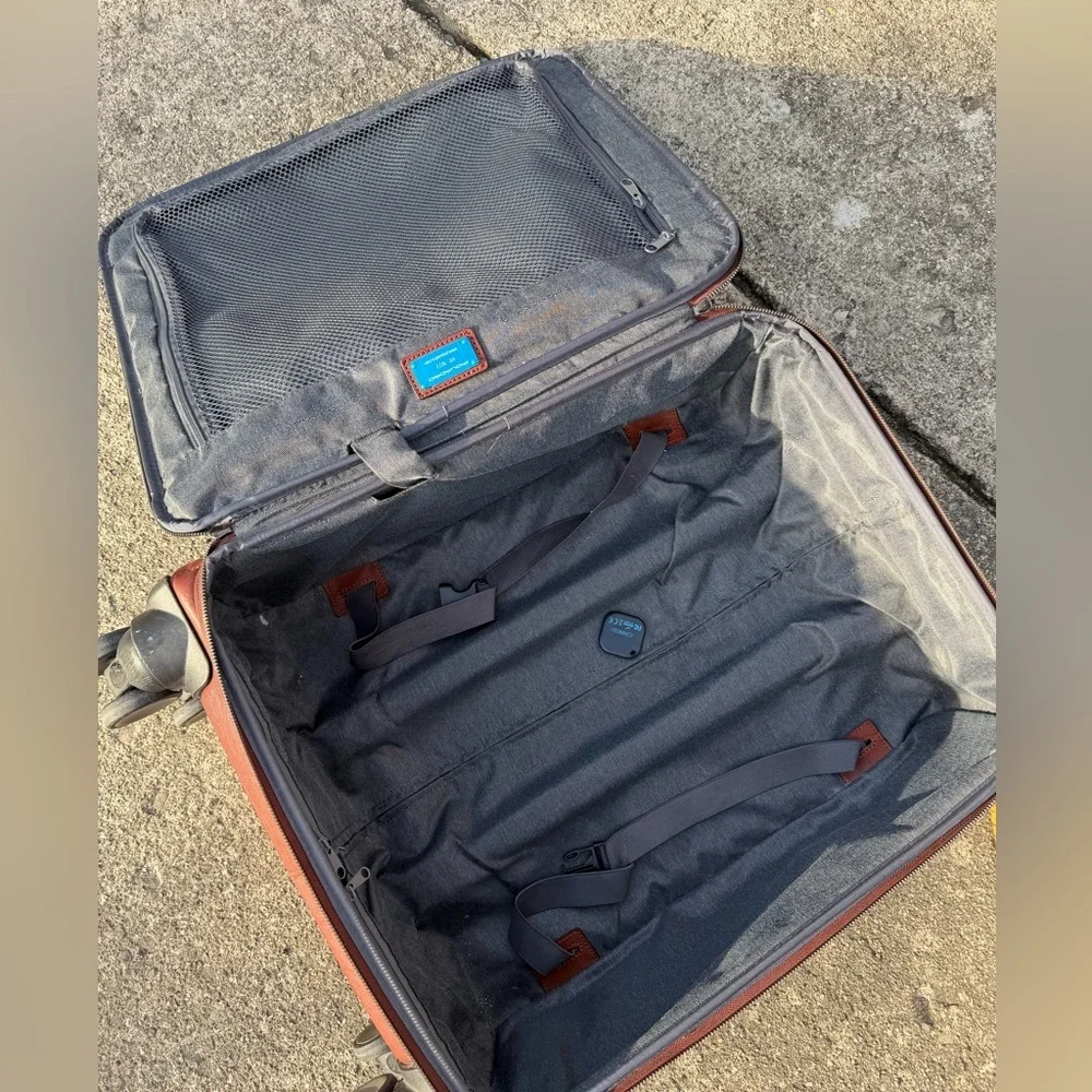 Piquadro gently used